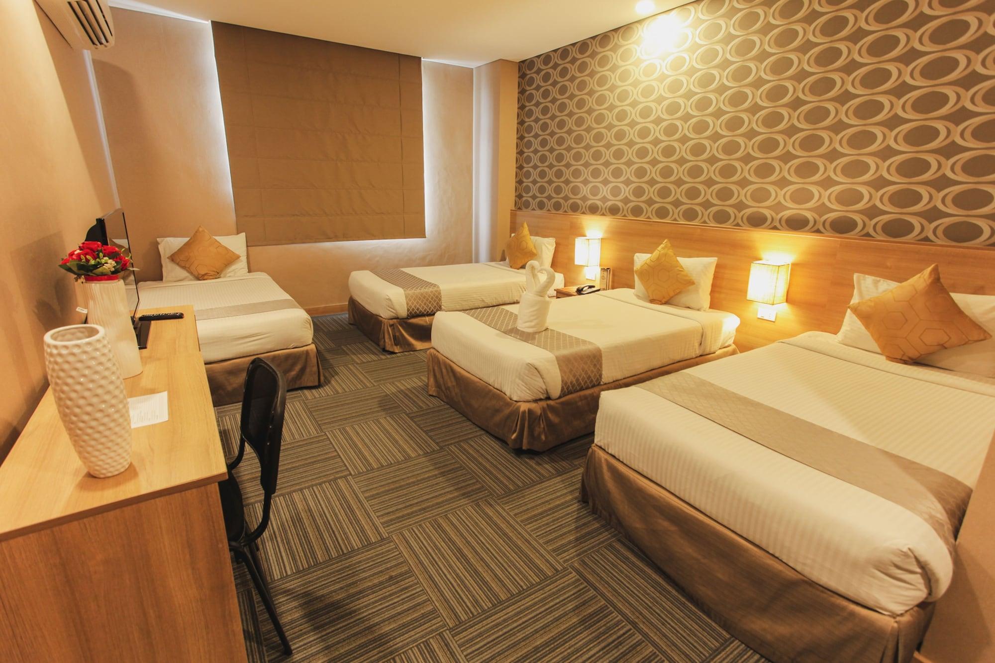 Madison 101 Hotel + Tower Кесон Сити Екстериор снимка