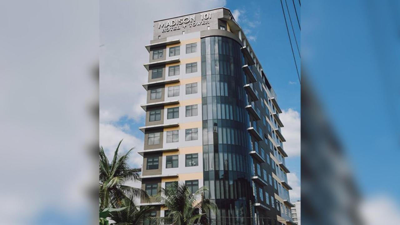 Madison 101 Hotel + Tower Кесон Сити Екстериор снимка