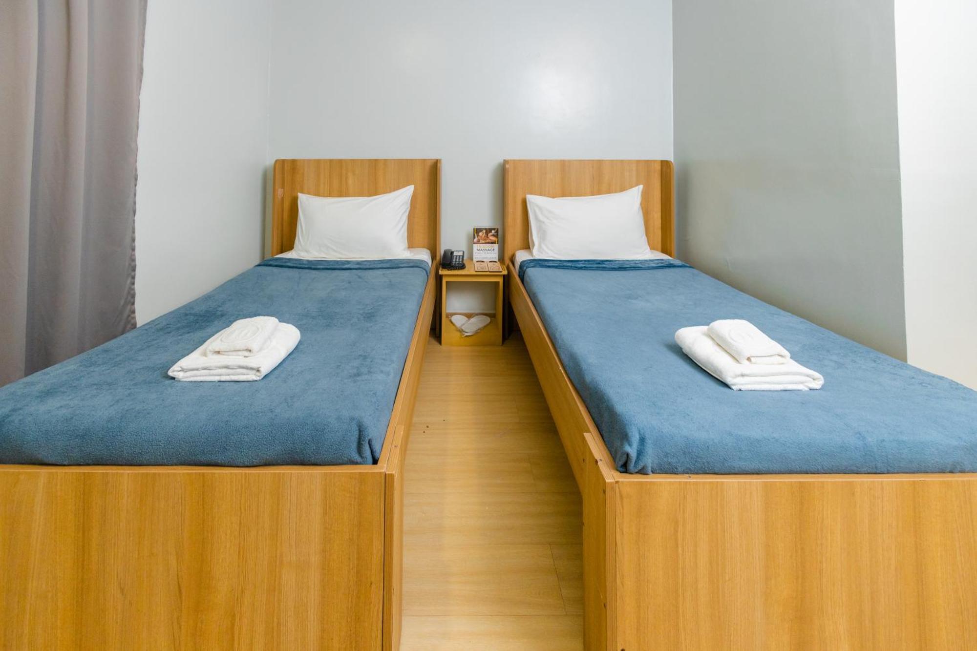 Madison 101 Hotel + Tower Кесон Сити Екстериор снимка