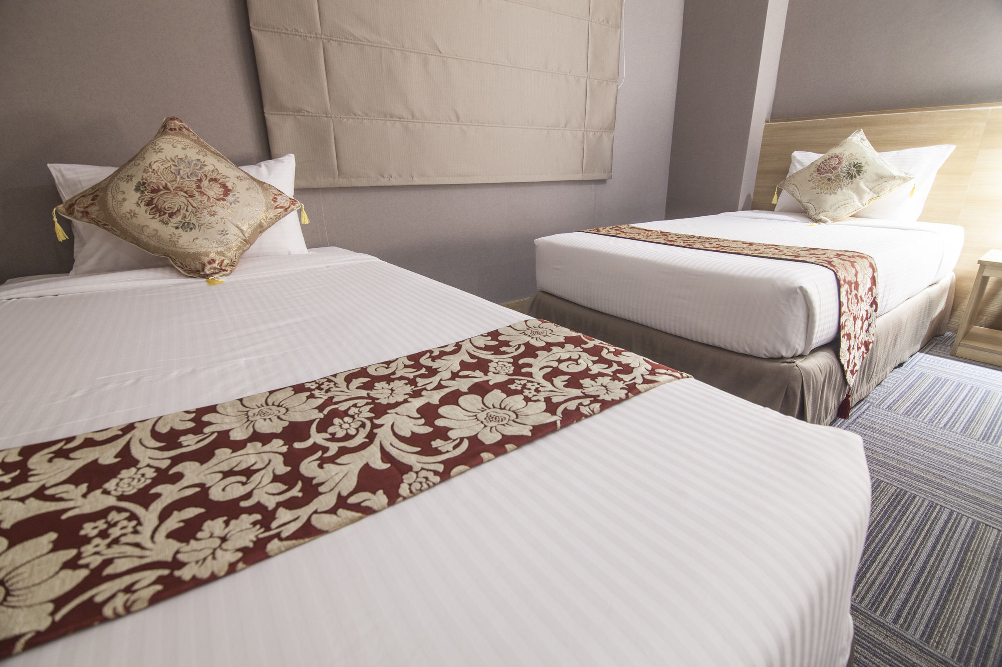 Madison 101 Hotel + Tower Кесон Сити Екстериор снимка